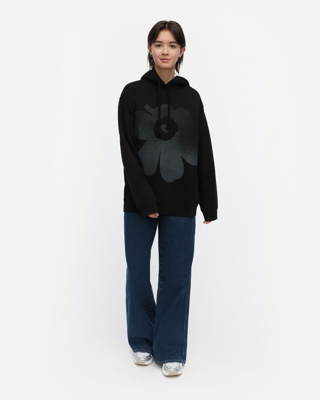 kioski teesi unikko placement hoodie - black