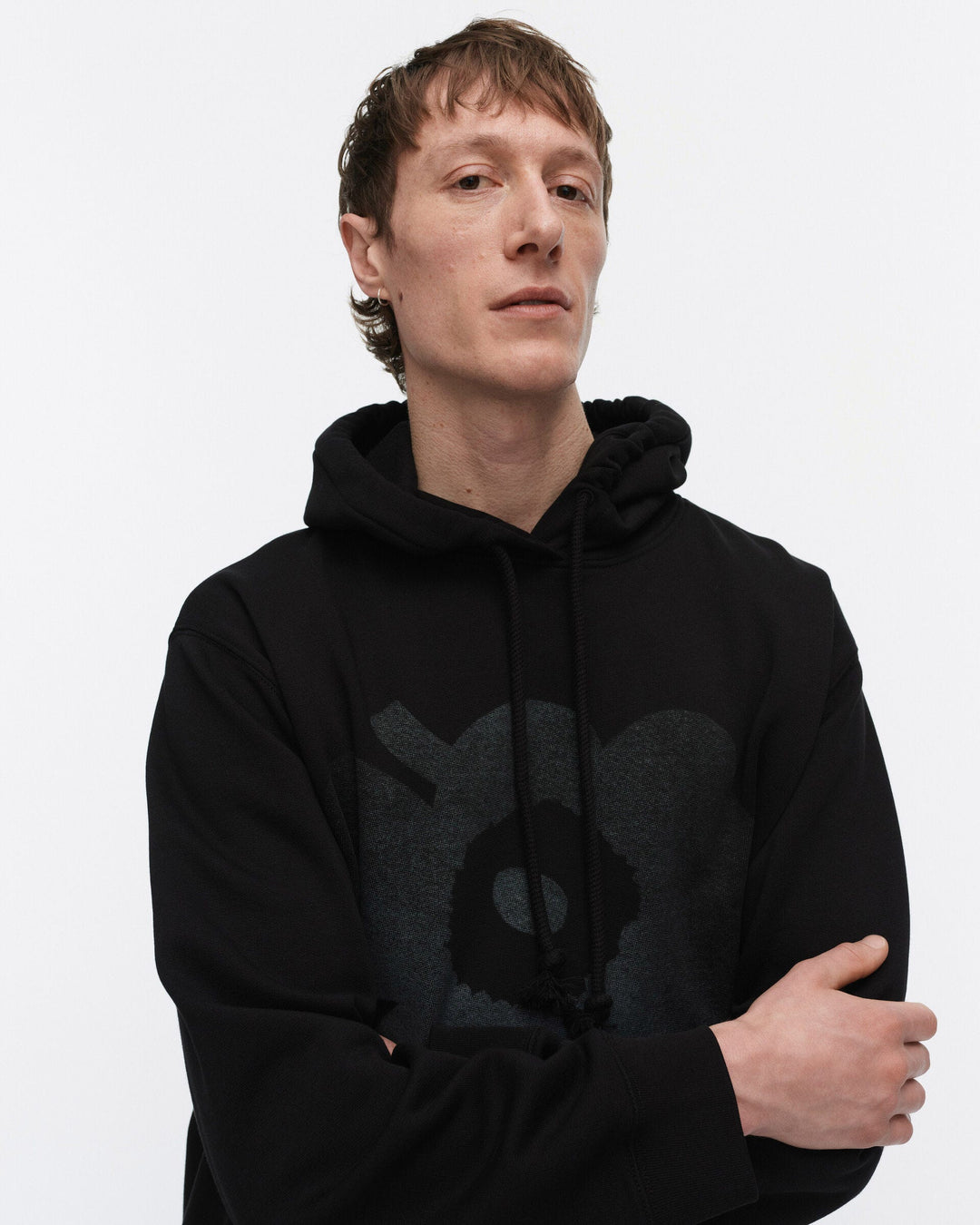 kioski teesi unikko placement hoodie - black