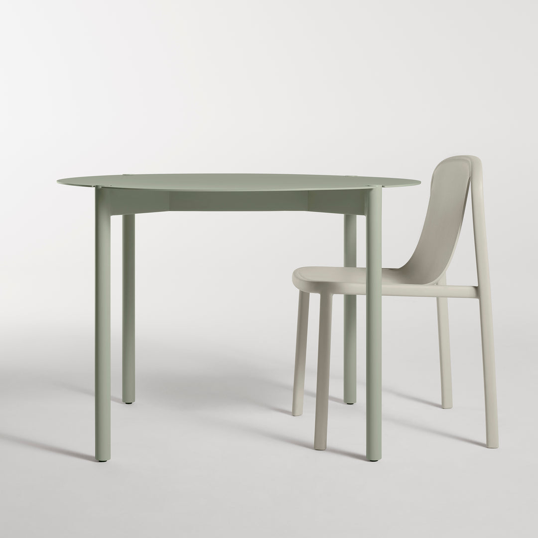 Comeuppance 42" Round Dining Table
