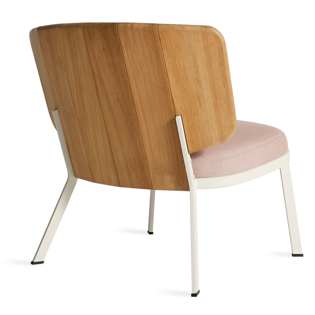 Low Fade Outdoor Lounge Chair