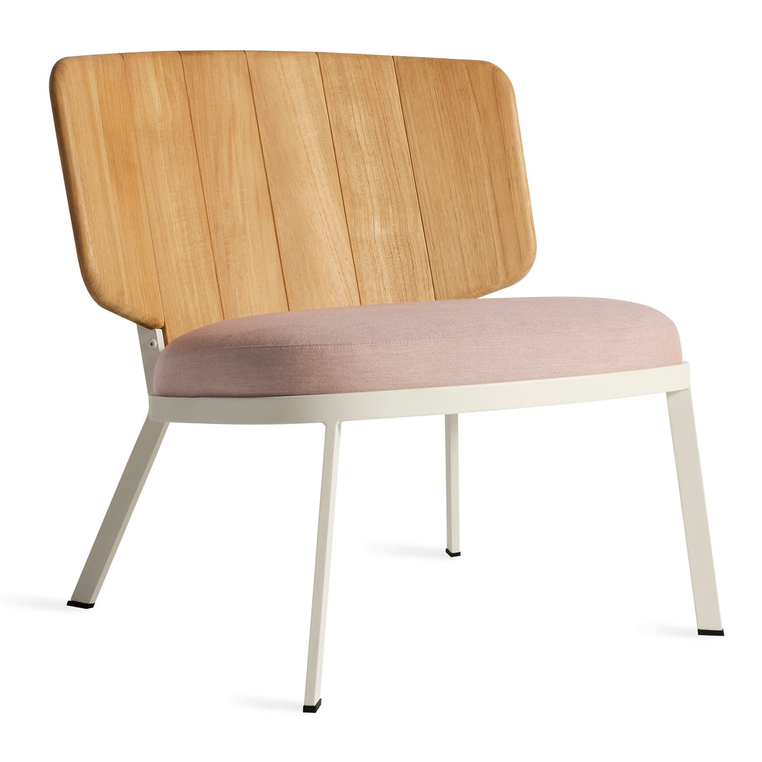 Low Fade Outdoor Lounge Chair