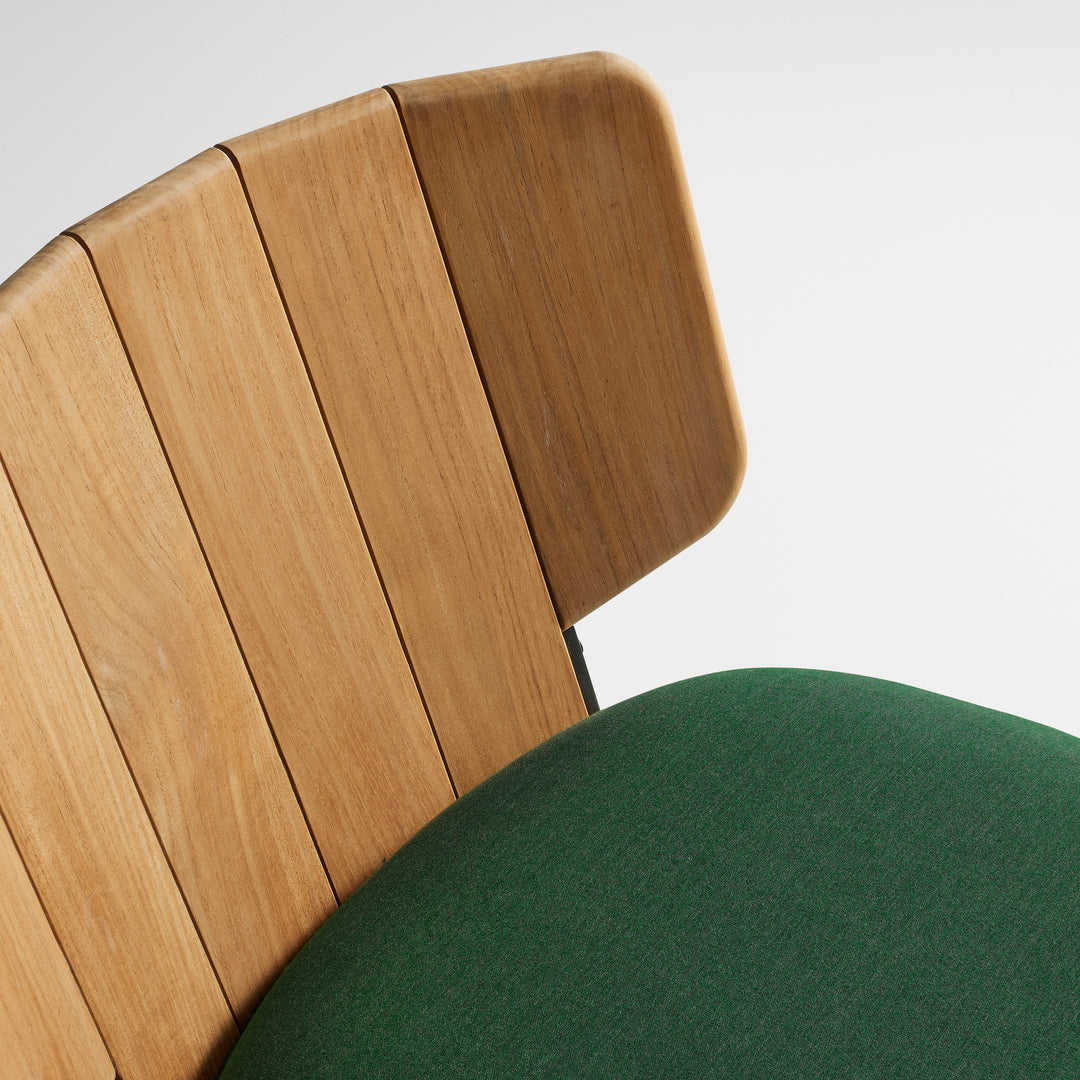 Low Fade Outdoor Lounge Chair