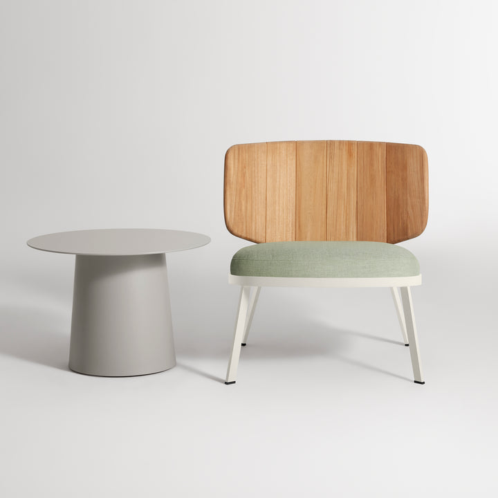 Low Fade Outdoor Lounge Chair
