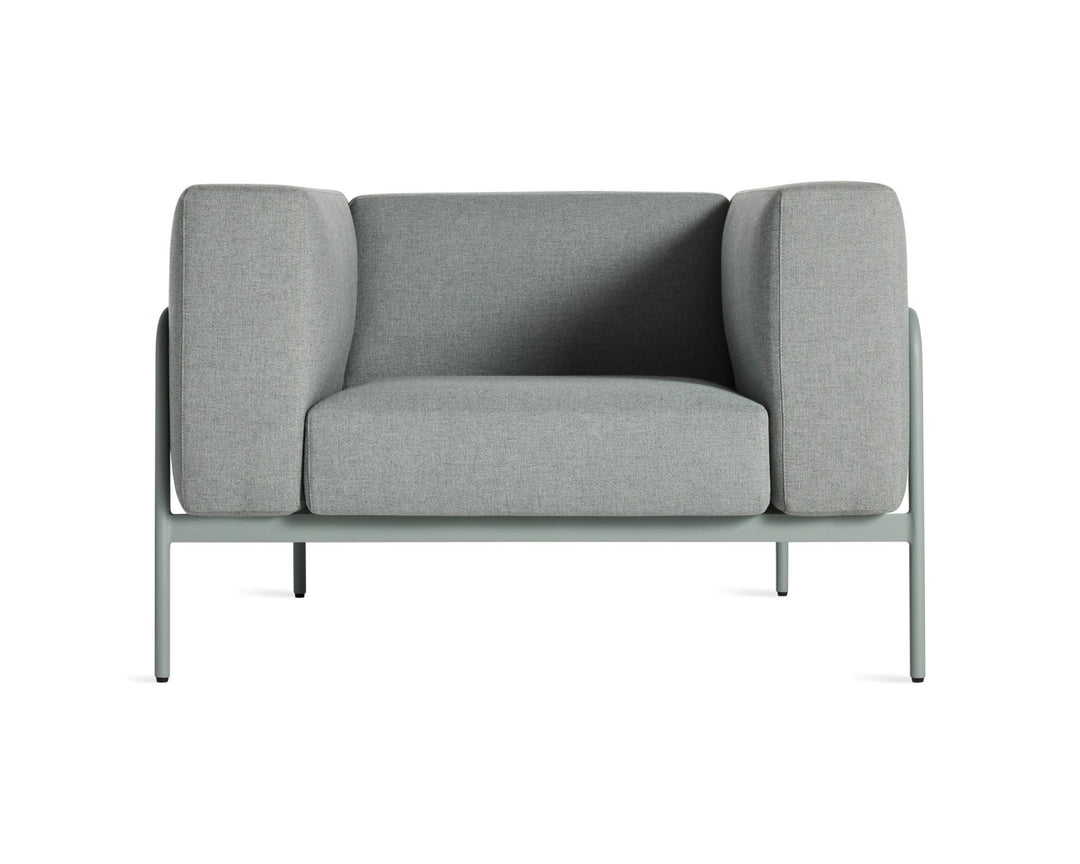 Cache Lounge Chair