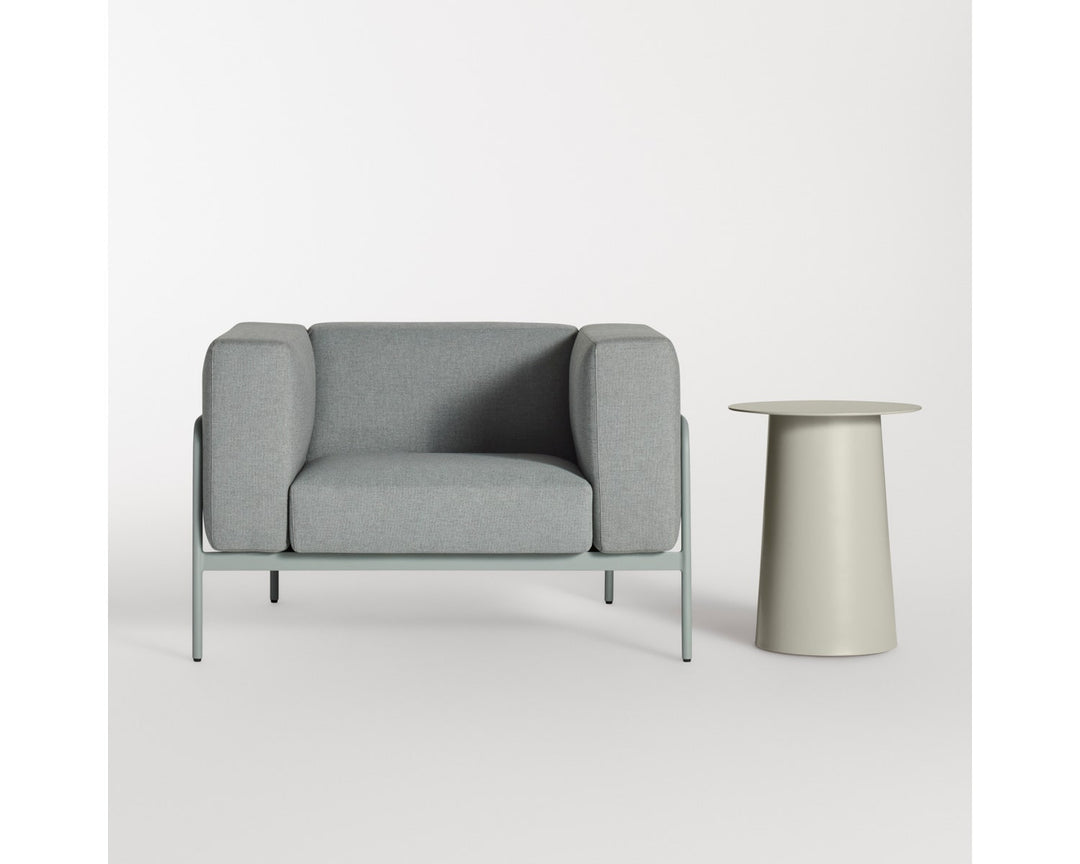 Cache Lounge Chair