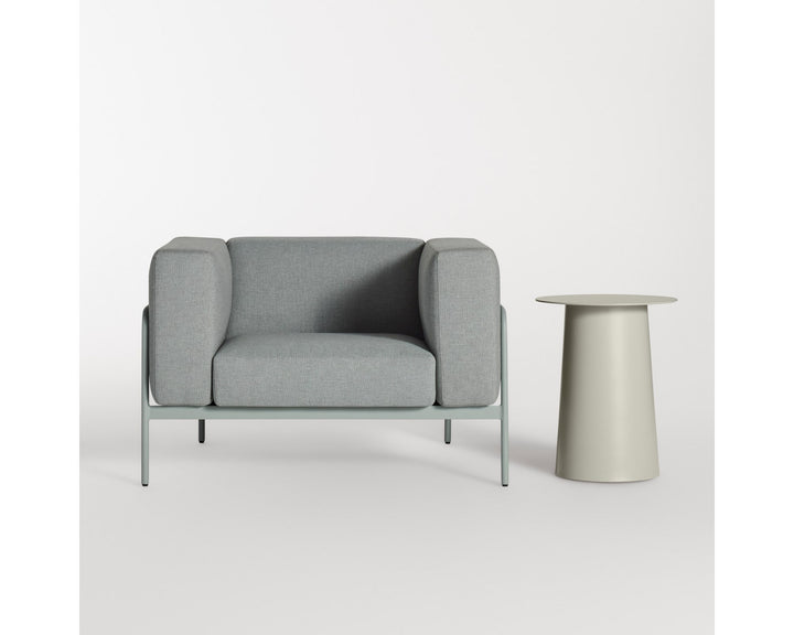 Cache Lounge Chair