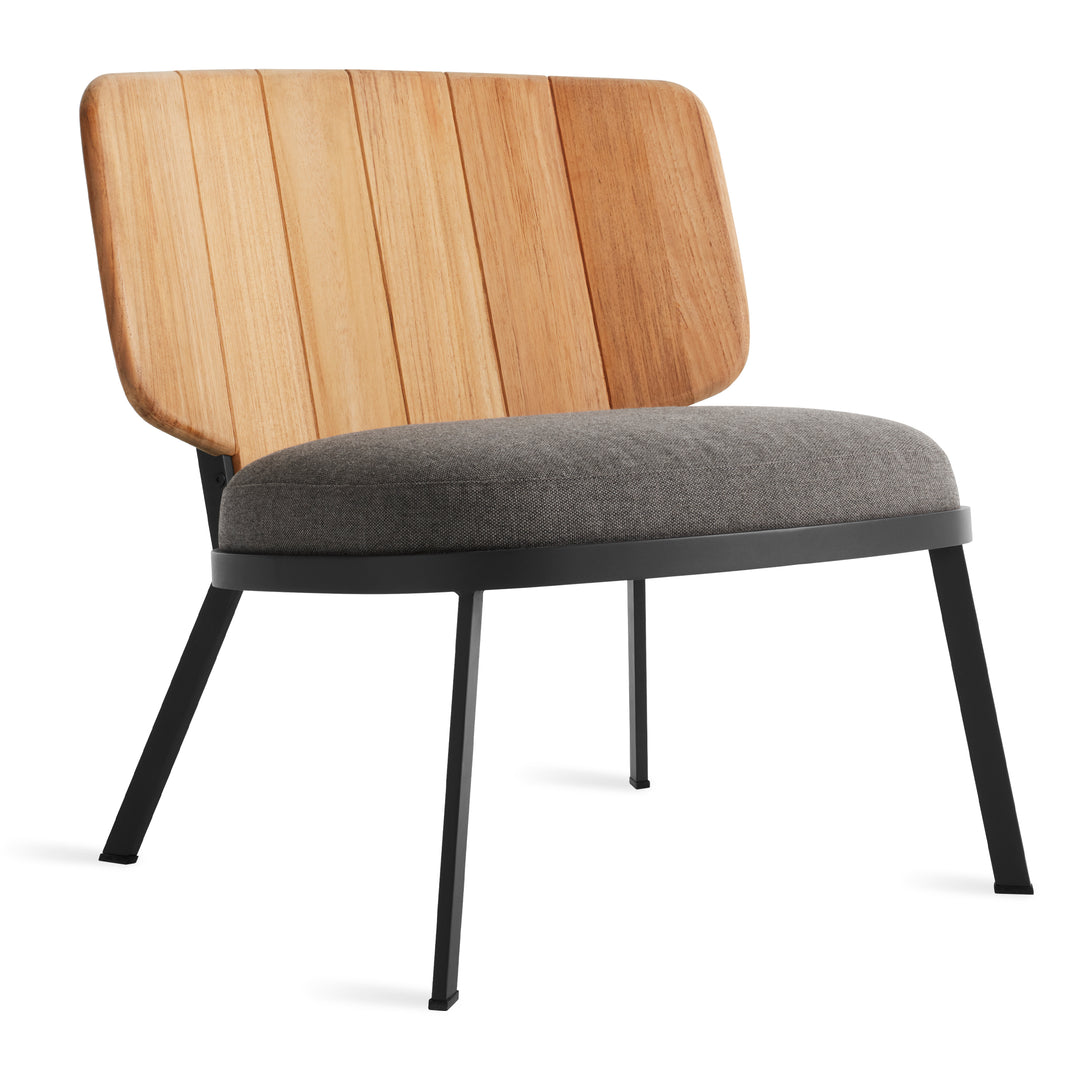 Low Fade Outdoor Lounge Chair