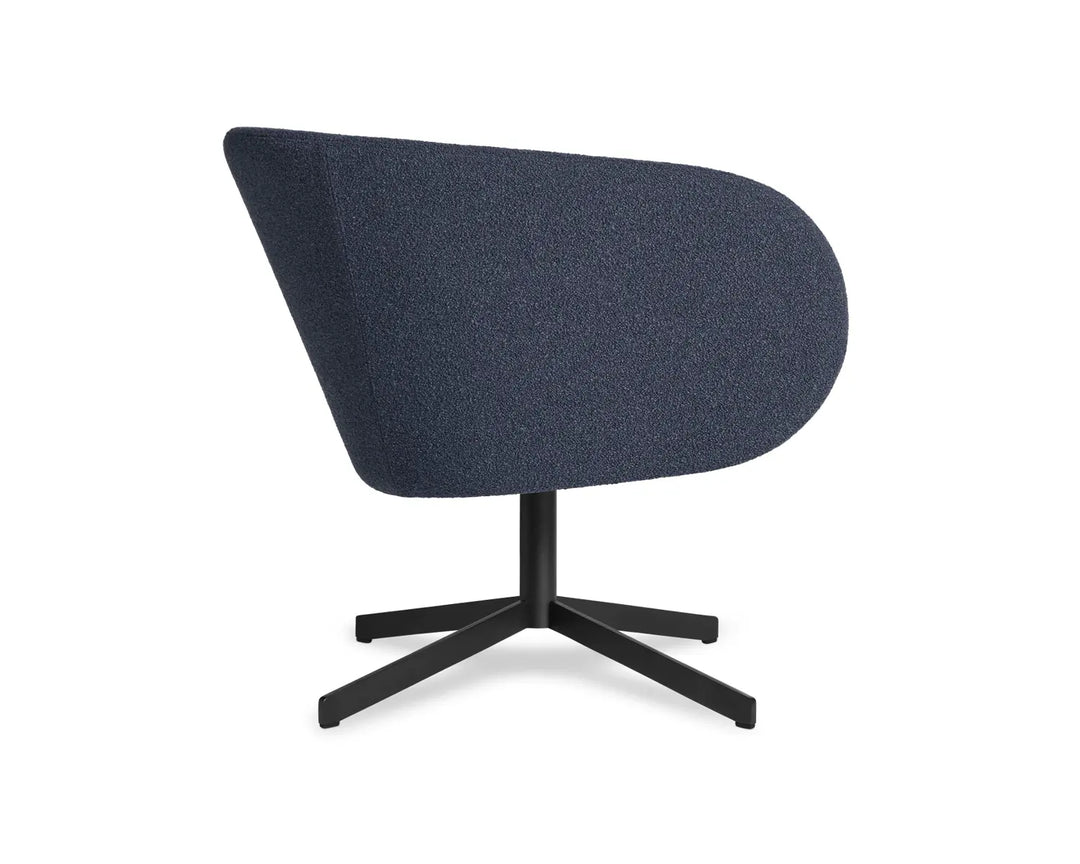Close Encounter Swivel Lounge Chair