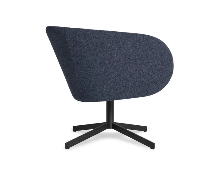 Close Encounter Swivel Lounge Chair