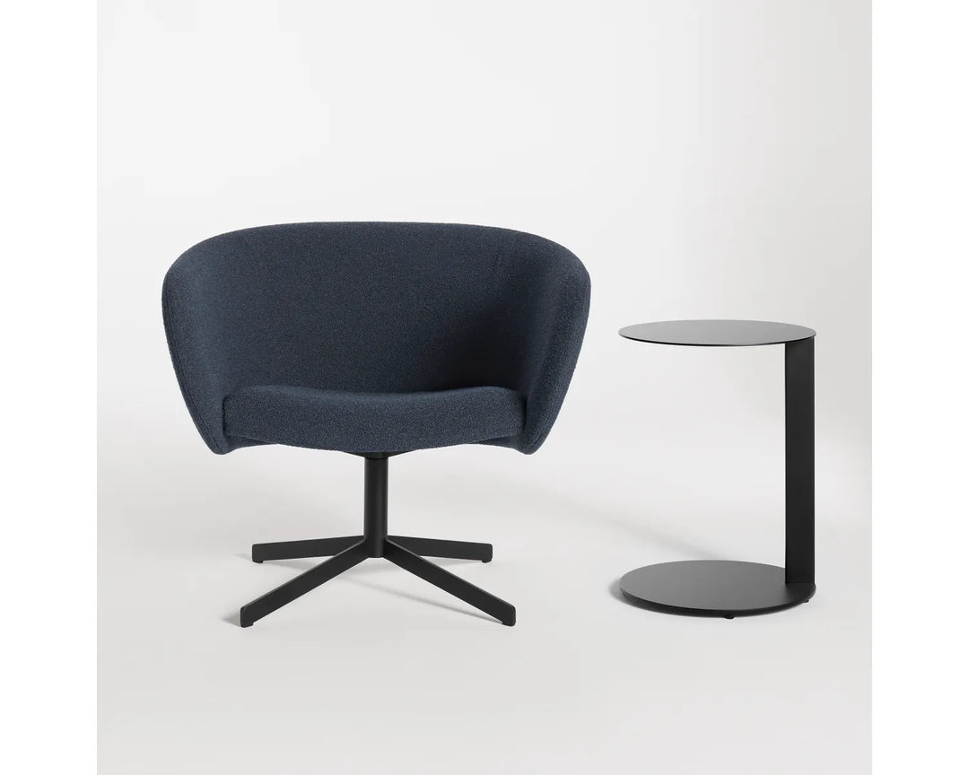 Close Encounter Swivel Lounge Chair