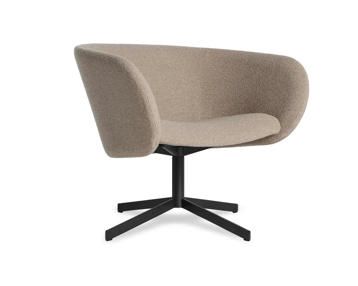 Close Encounter Swivel Lounge Chair