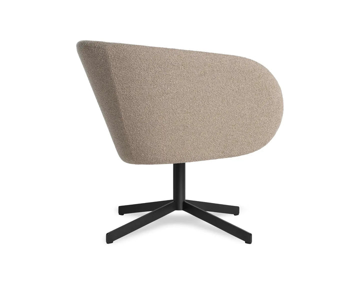 Close Encounter Swivel Lounge Chair