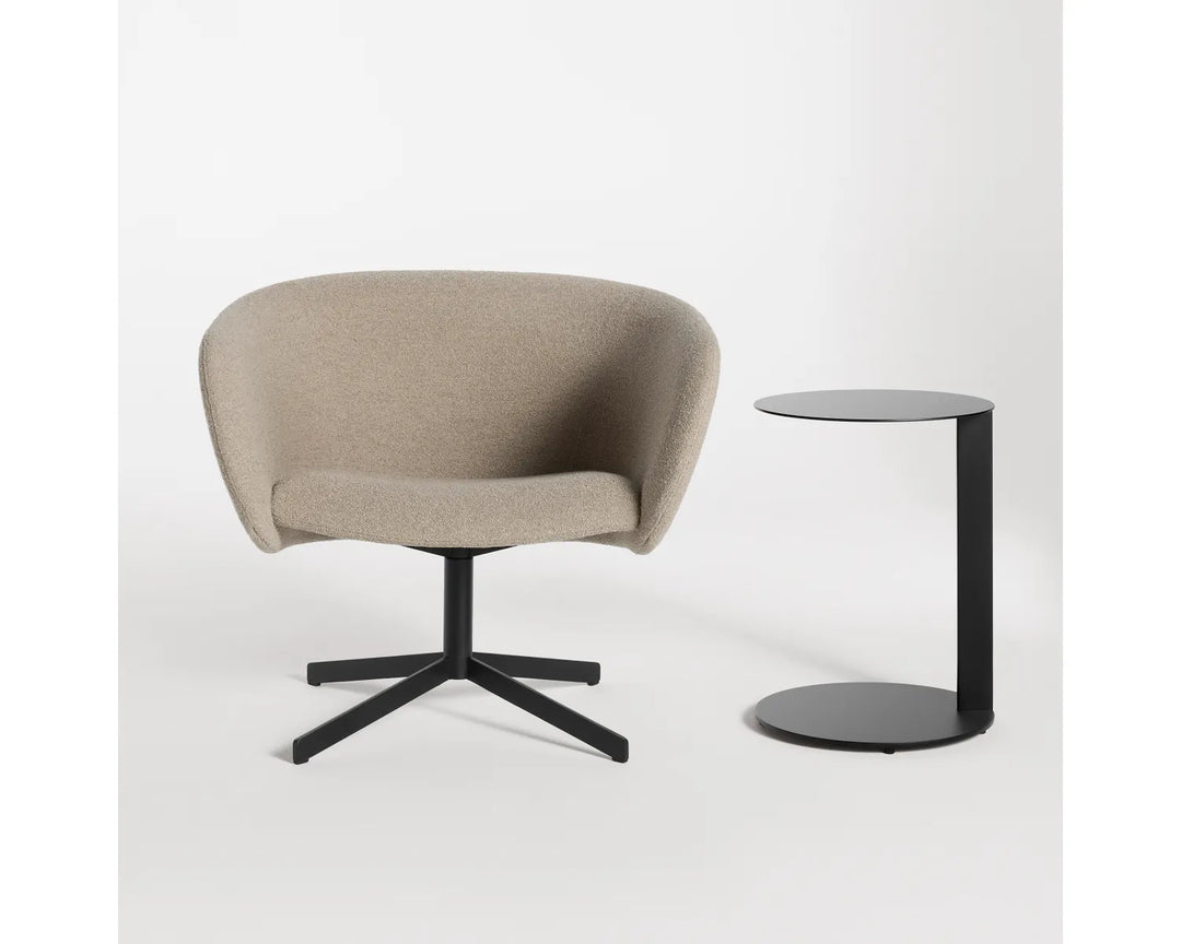 Close Encounter Swivel Lounge Chair