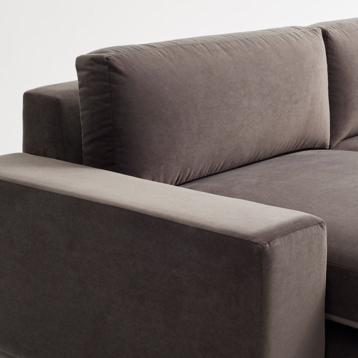 Esker Sofa w/ Chaise