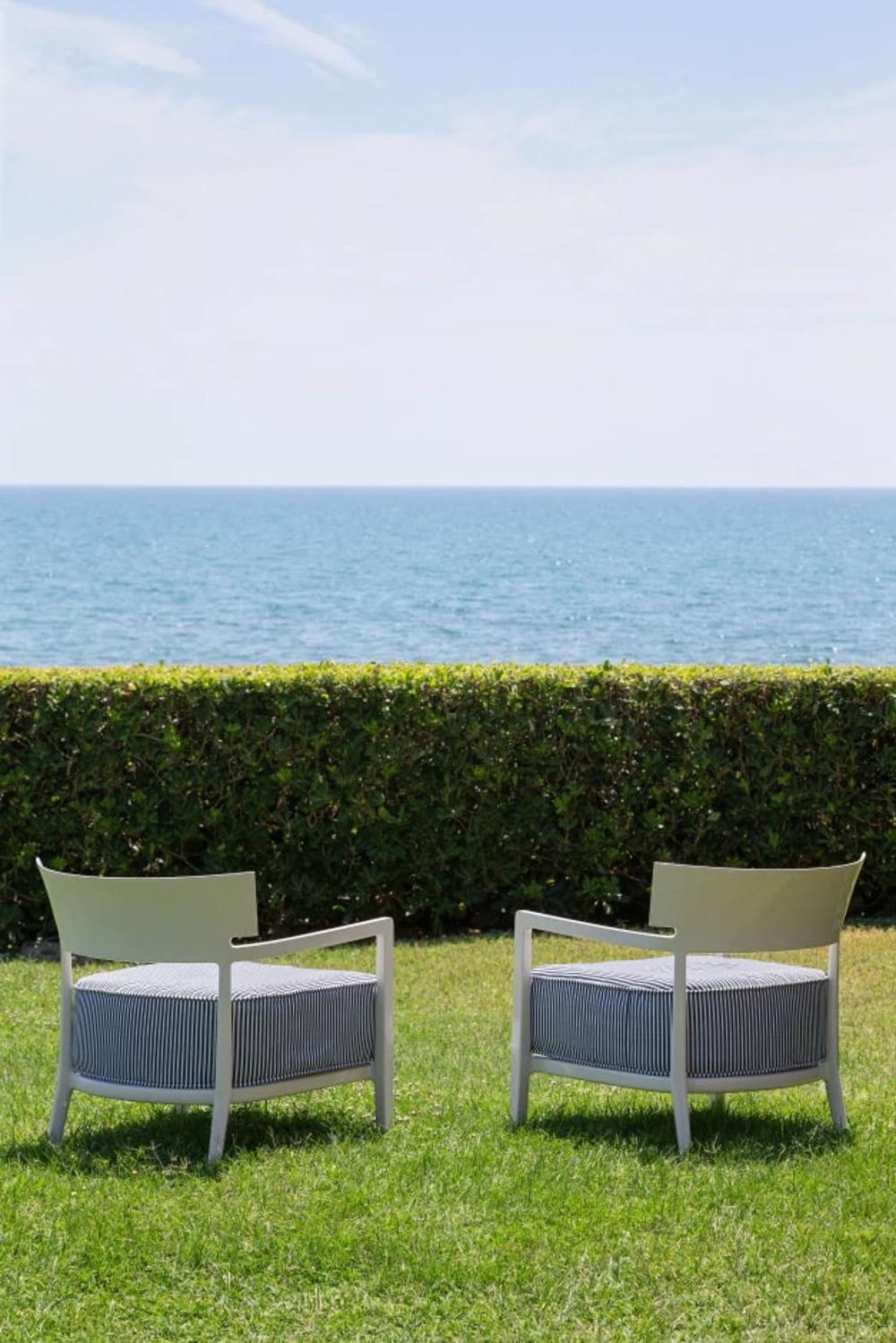 Cara Outdoor Lounge Chair