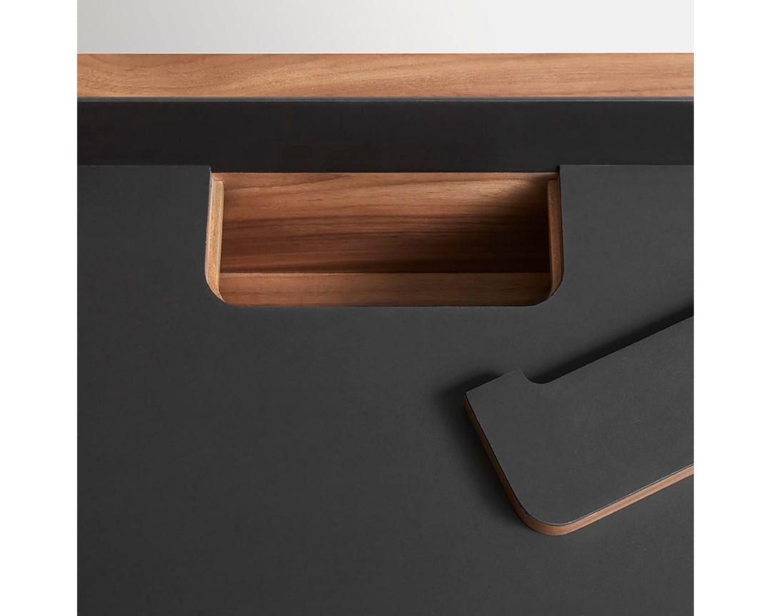 Tabloid Desk