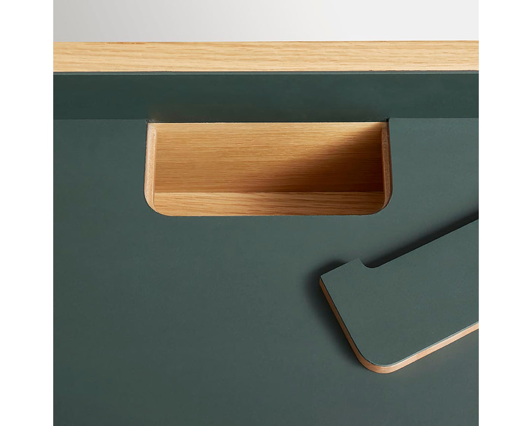 Tabloid Desk