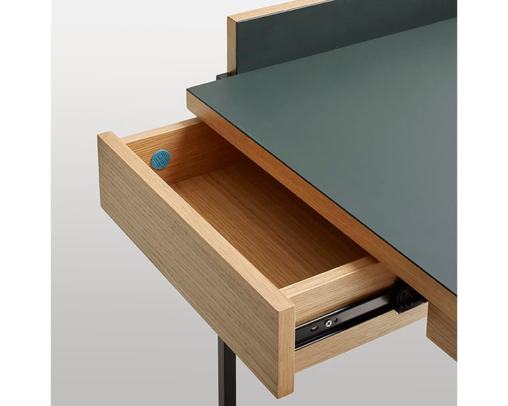 Tabloid Desk