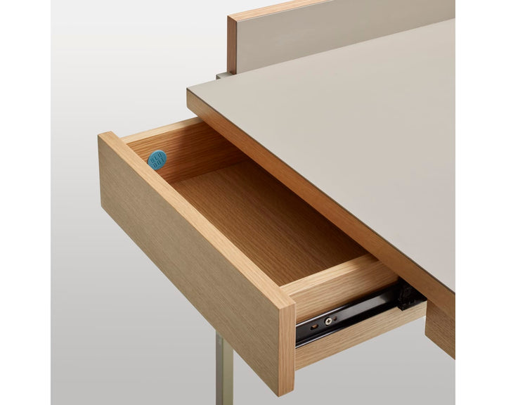 Tabloid Desk
