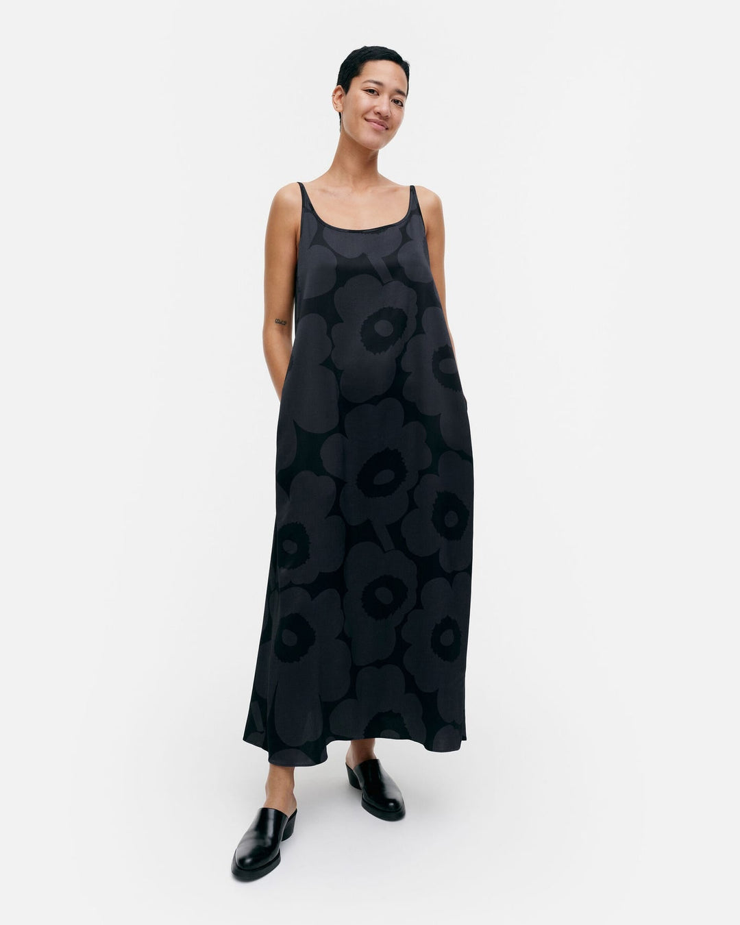 seurassa unikko satin dress - black