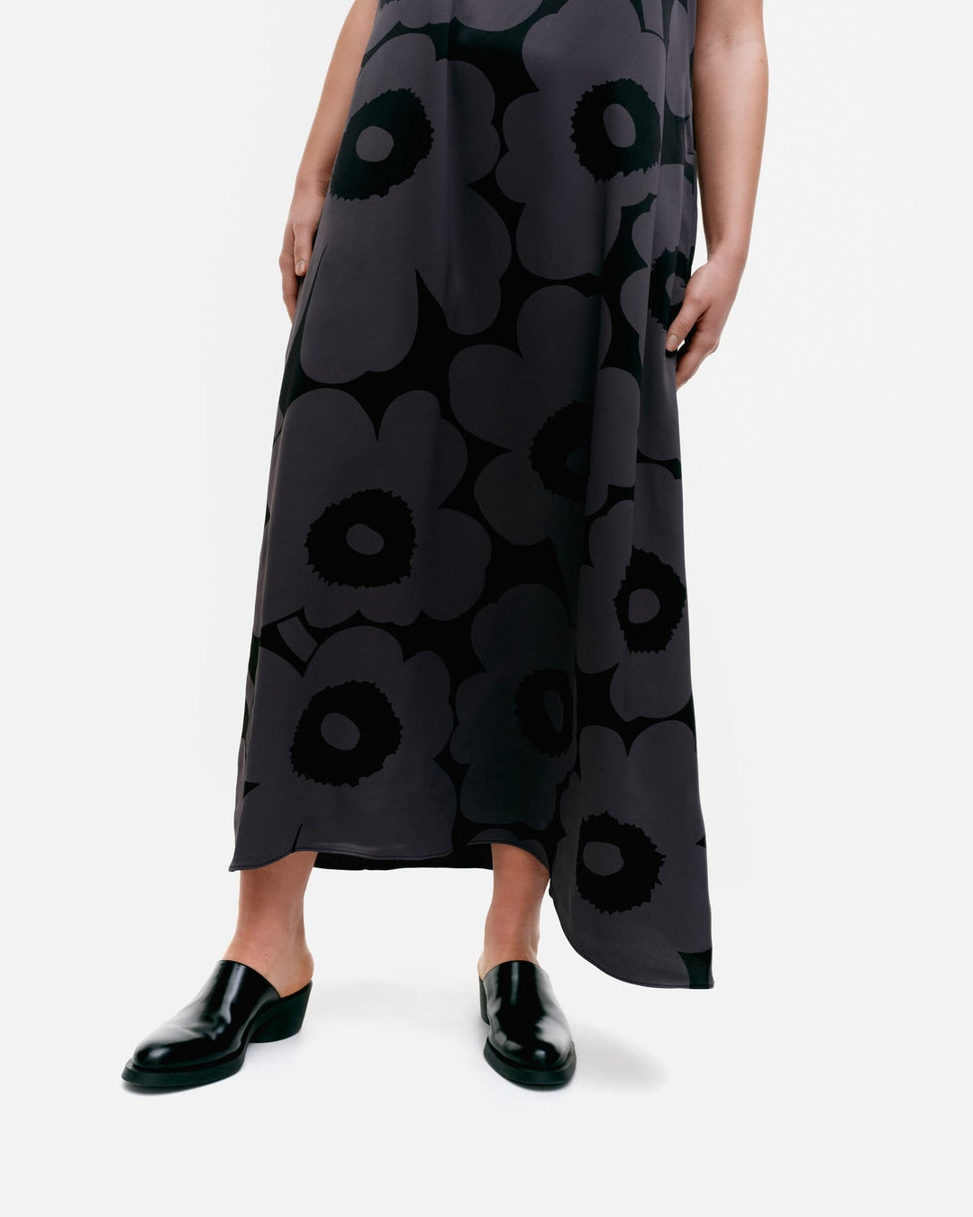 seurassa unikko satin dress - black