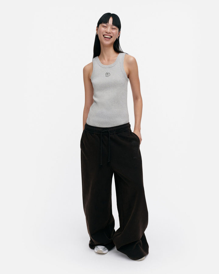 kioski puuska vihkiruusu placement sweatpants