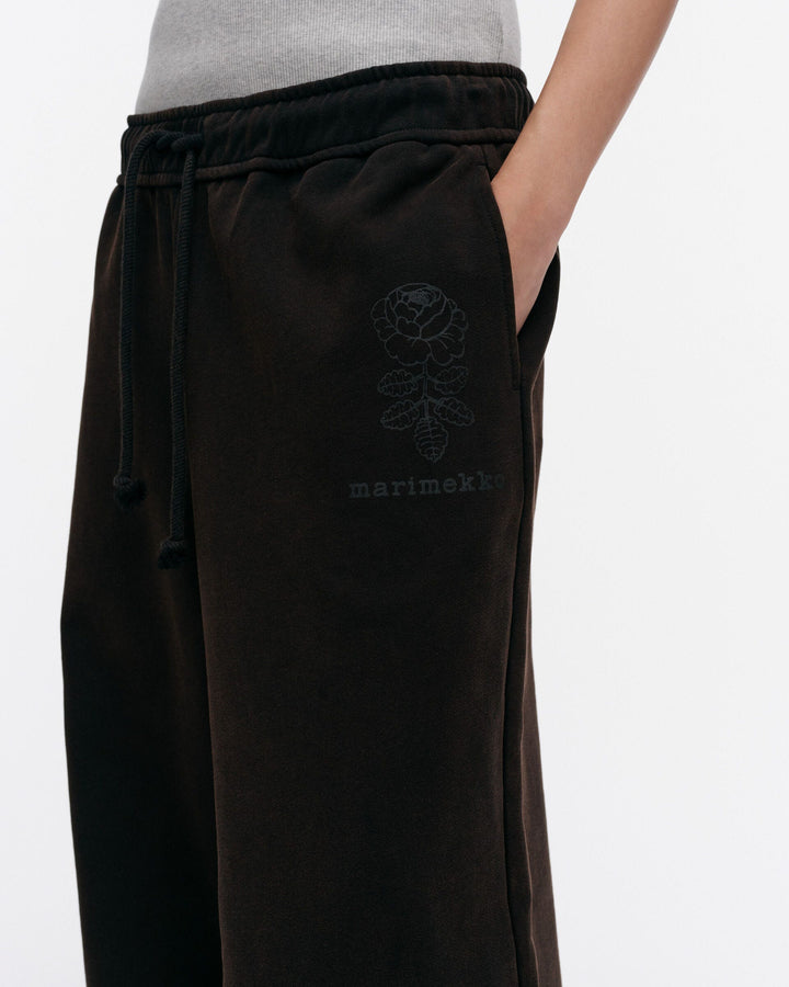 kioski puuska vihkiruusu placement sweatpants