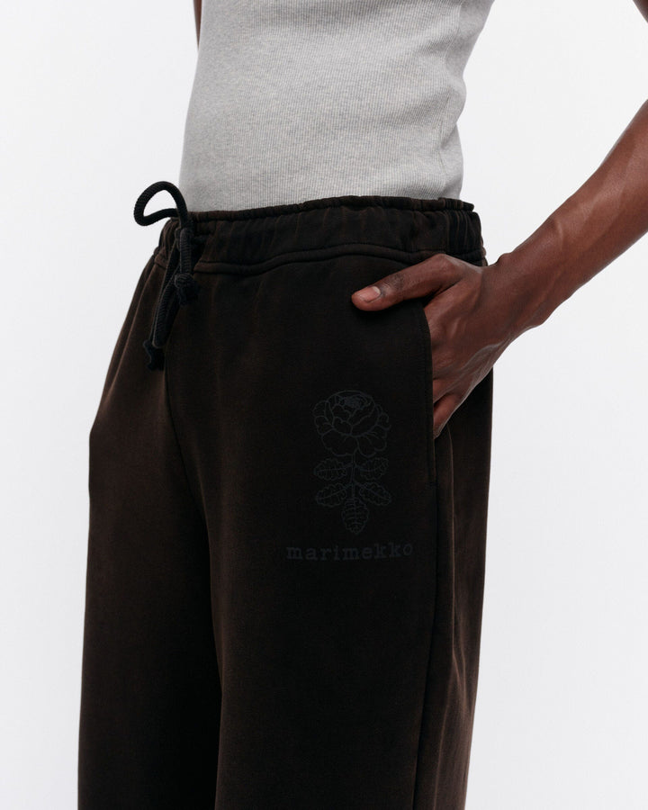 kioski puuska vihkiruusu placement sweatpants