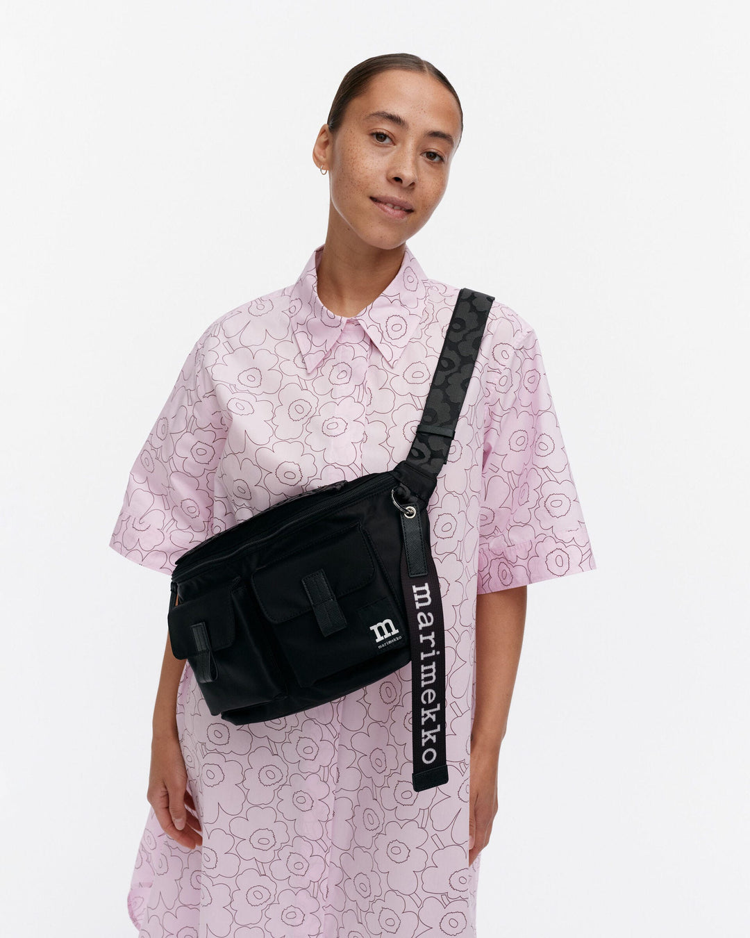 sling bag M solid black - shoulder bag