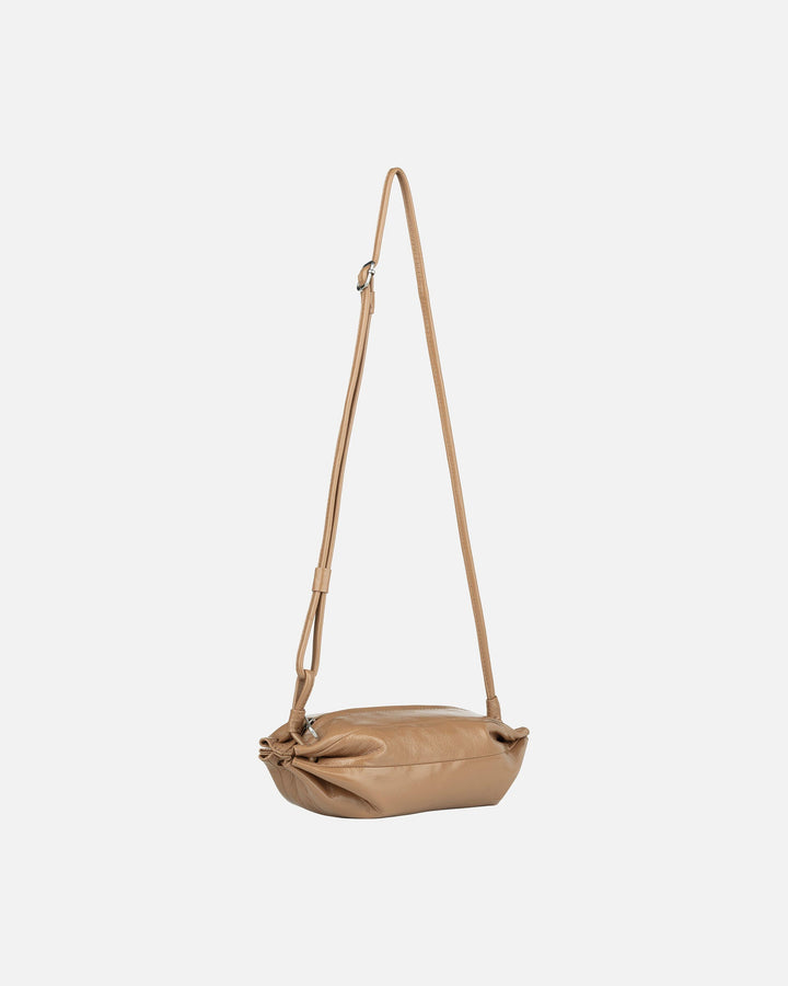 pikku karla patent leather bag - tan
