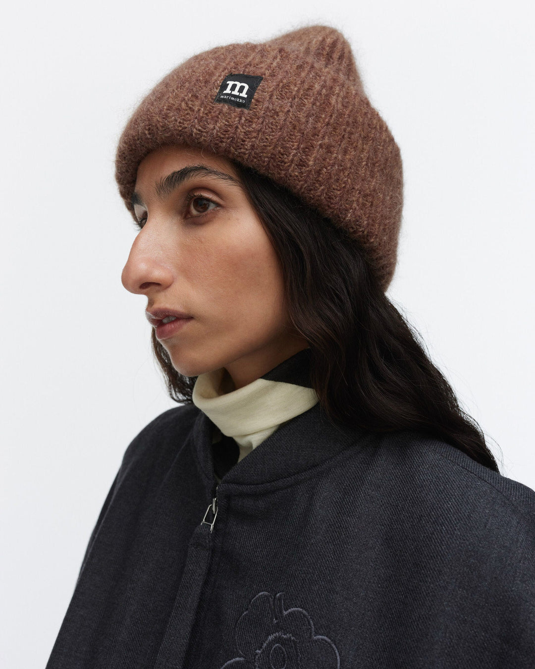 kioski reivi solid knitted toque - brown