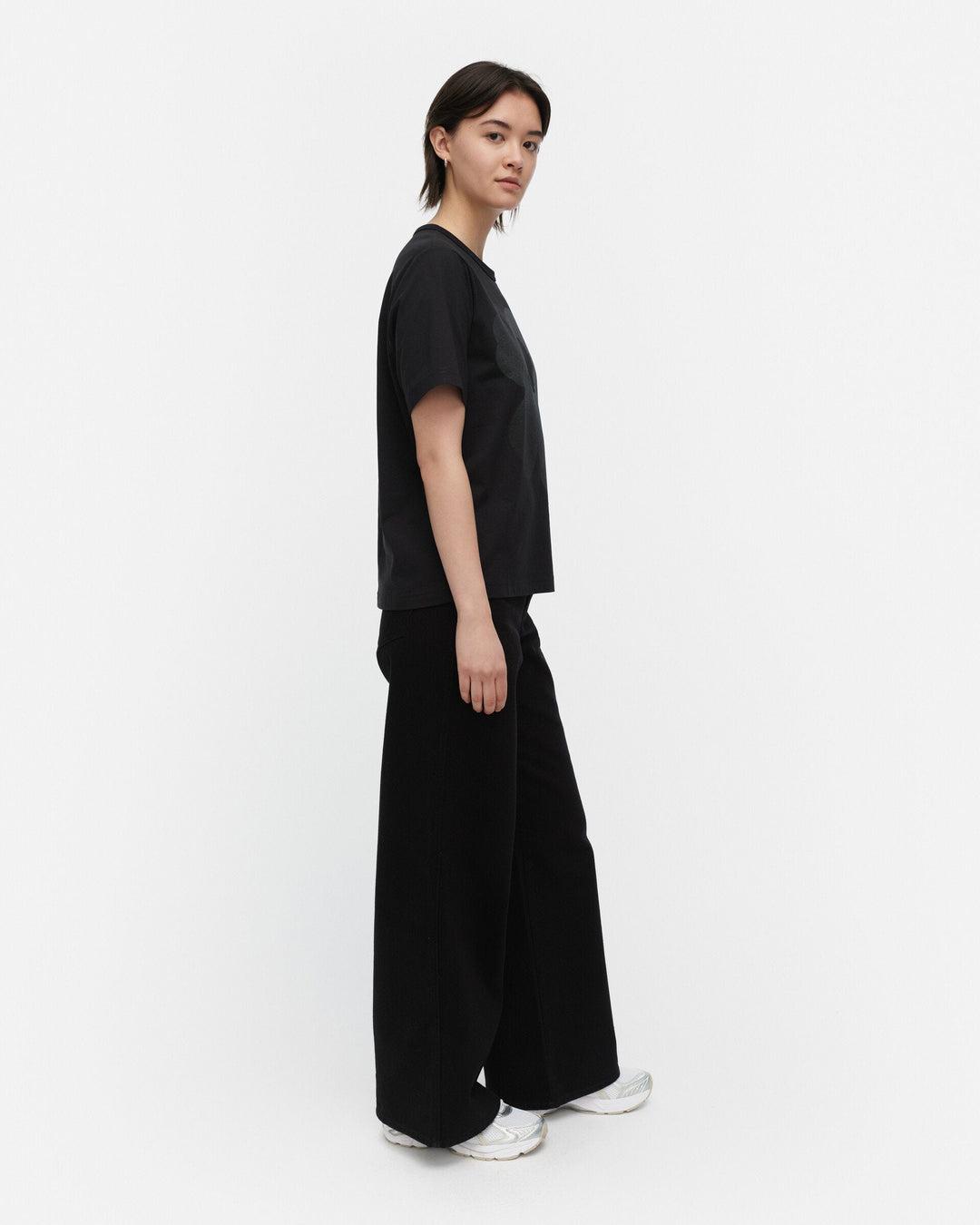 kioski erna unikko placement t-shirt - black