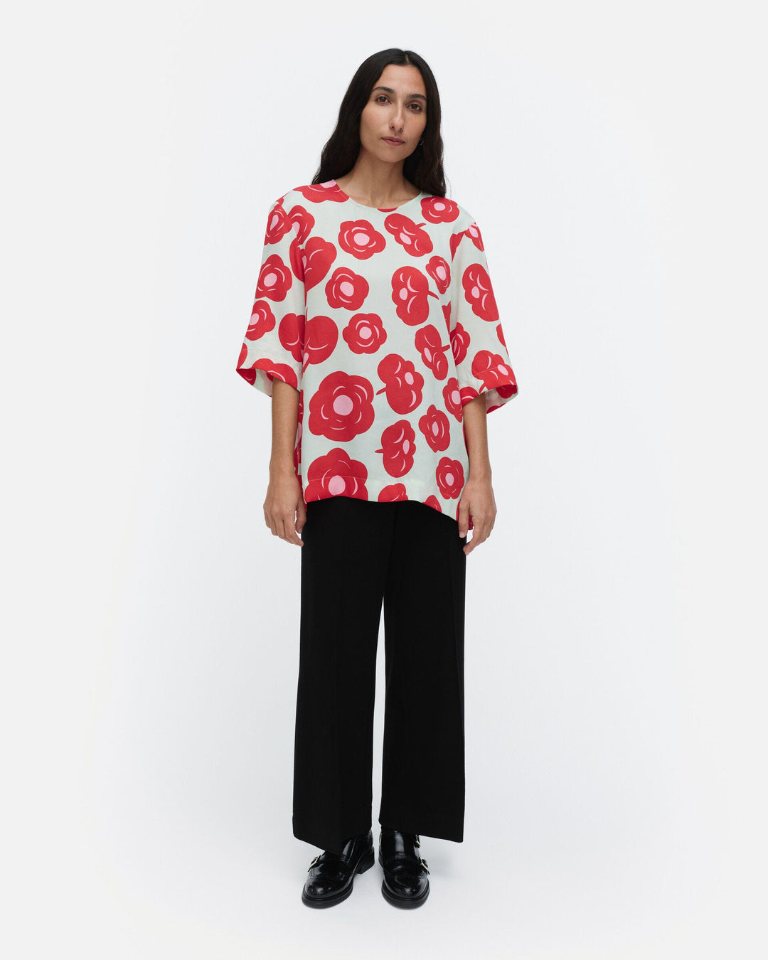 toinen tumma shirt