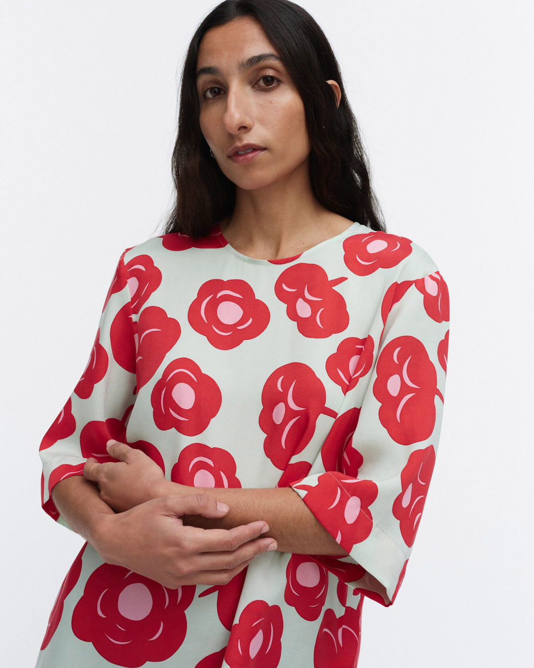 toinen tumma shirt