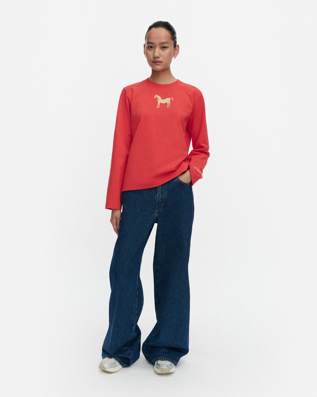 kioski elve musta tamma placement jersey shirt