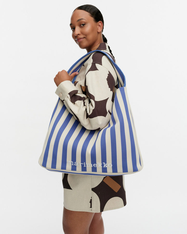 knitted bag large merirosvo shoulder bag - white/light blue