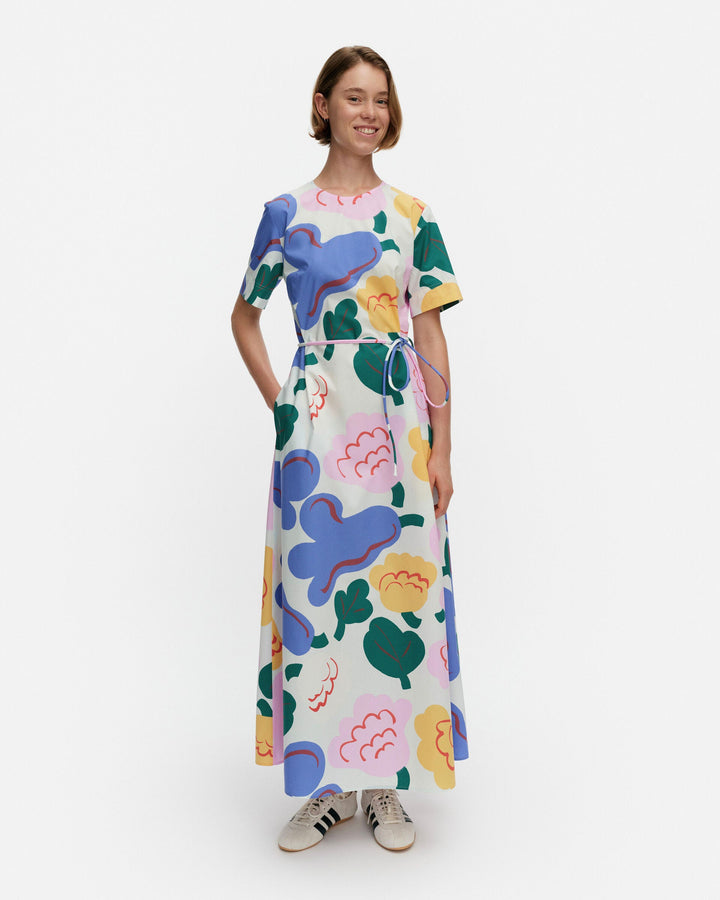 asetelma kukasta kukkaan dress