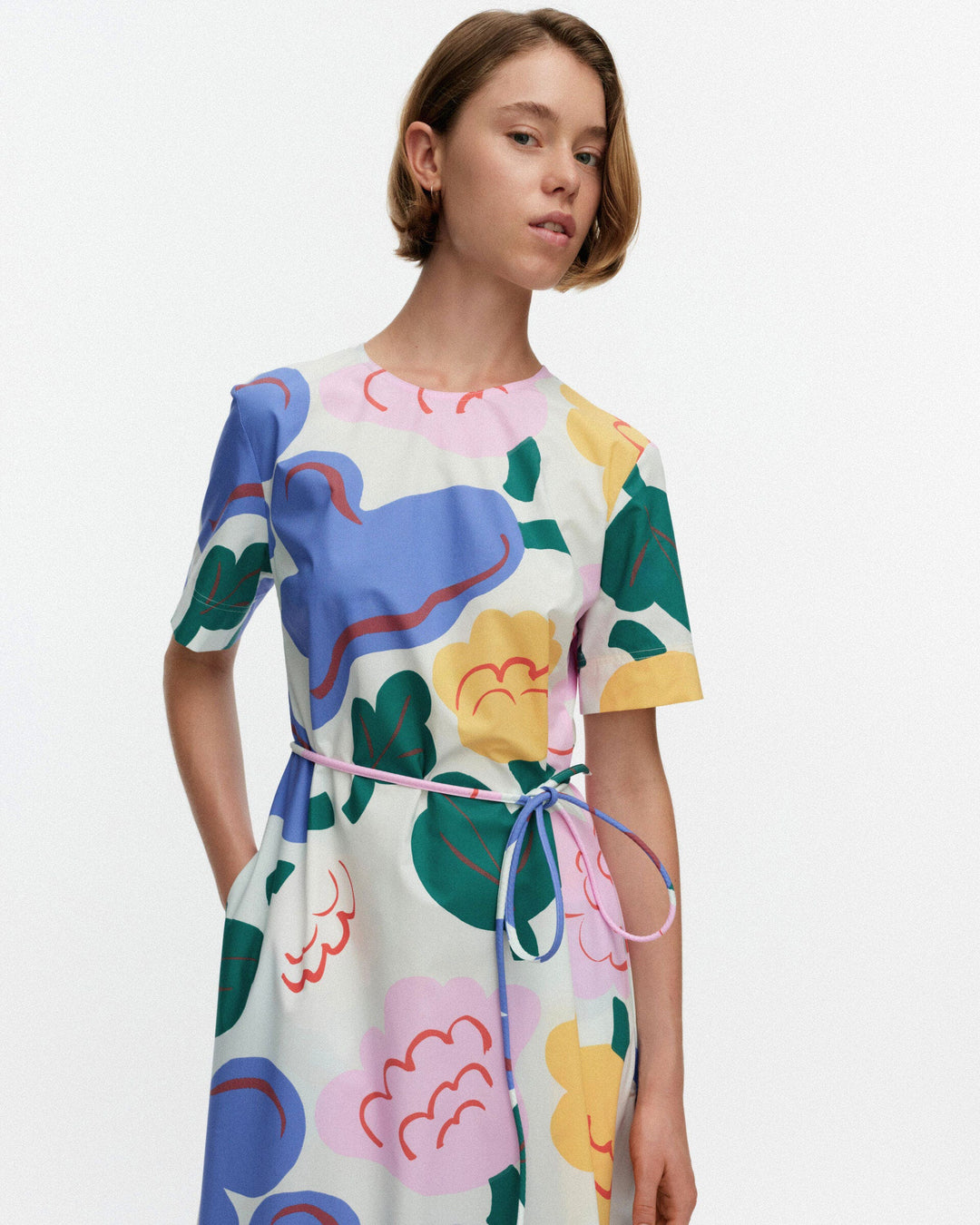 asetelma kukasta kukkaan dress