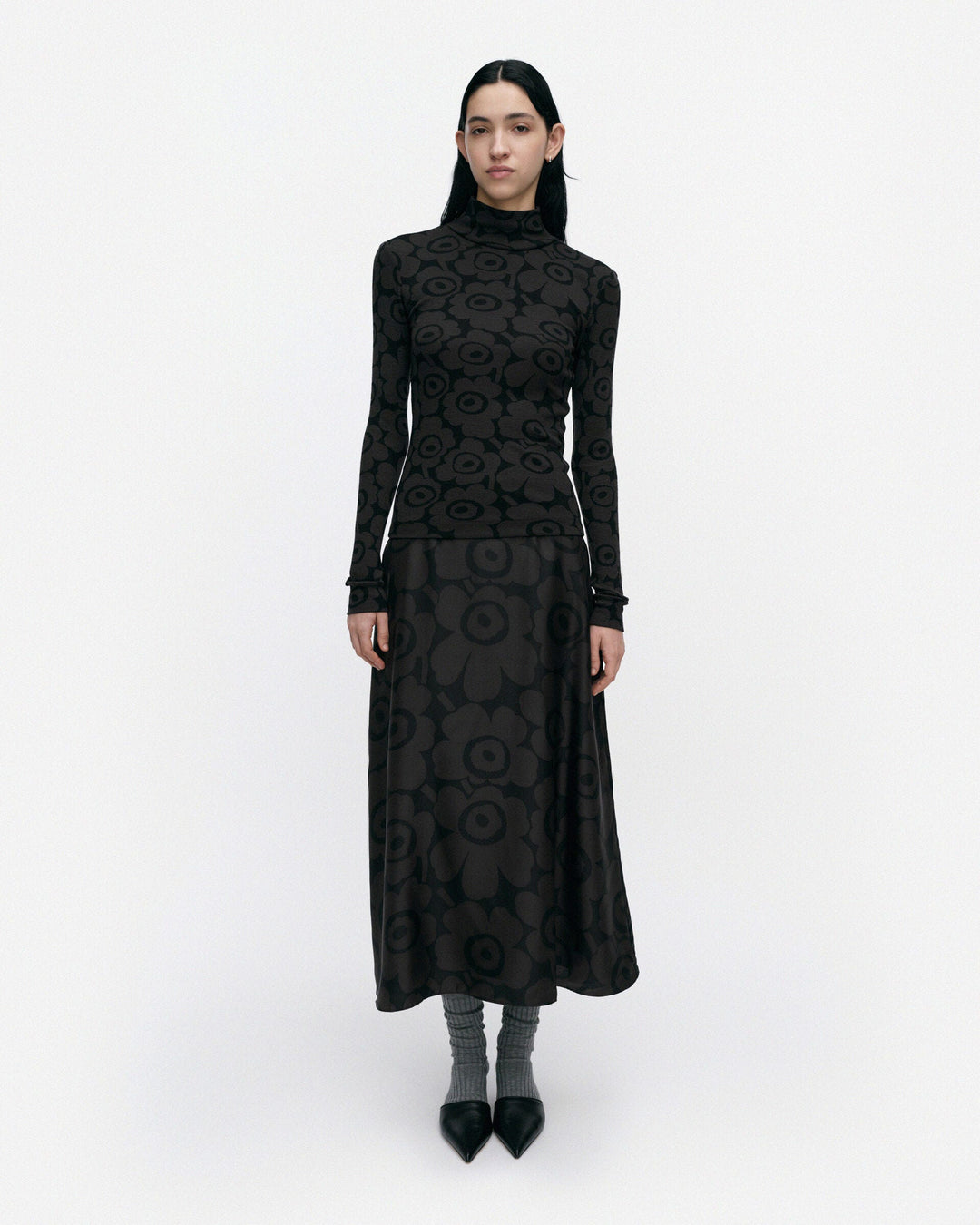 Koostumus Unikko Silk skirt - Black
