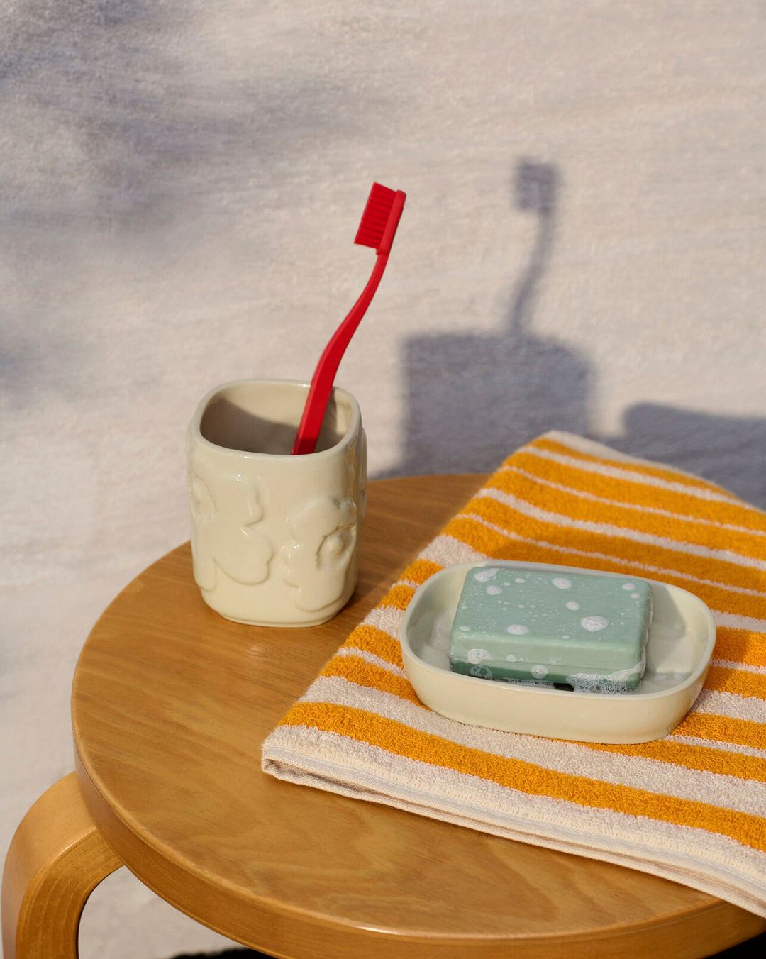 unikko bathroom accessory set - stoneware