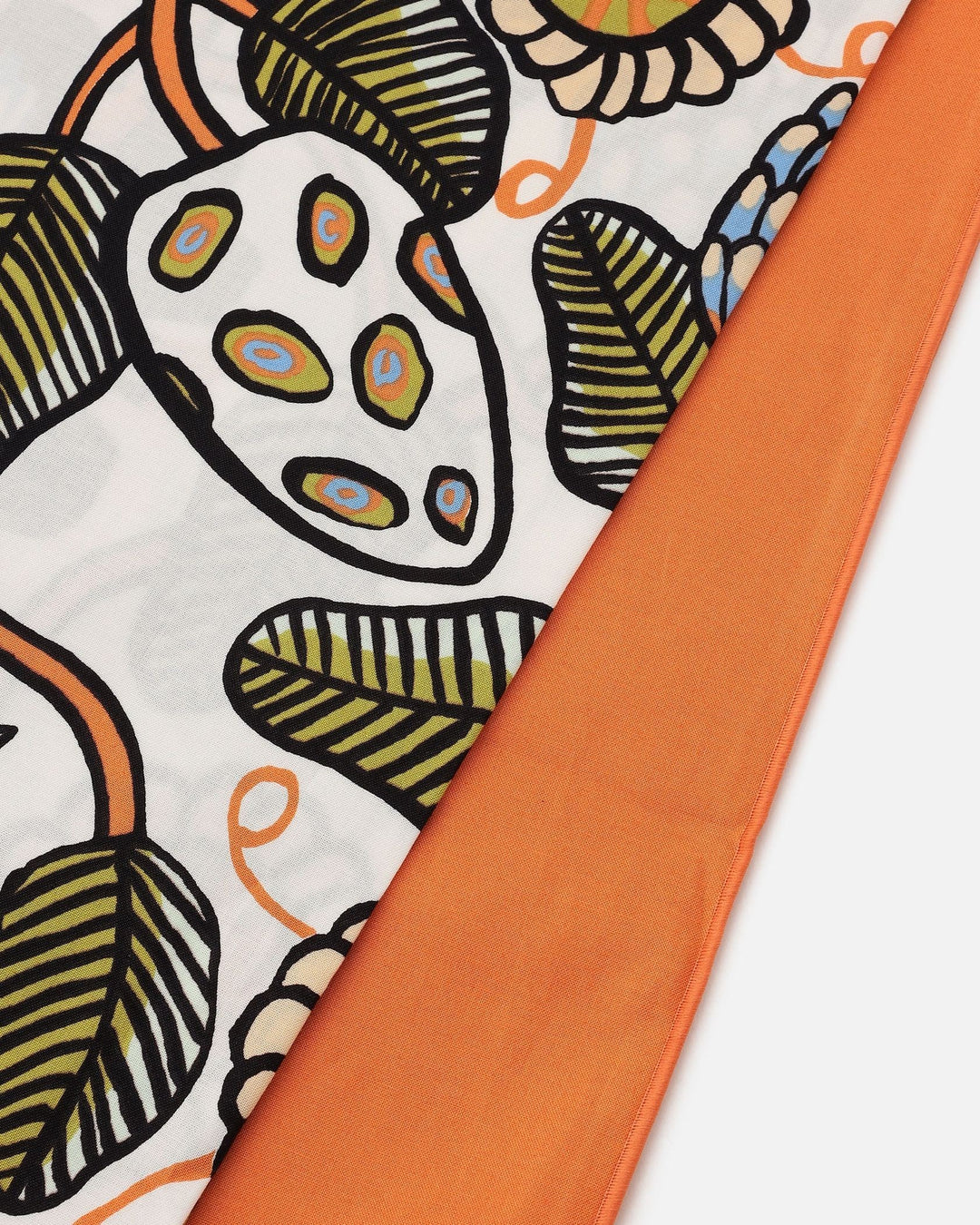 tiara tablecloth