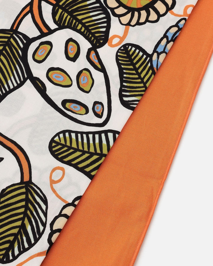 tiara tablecloth