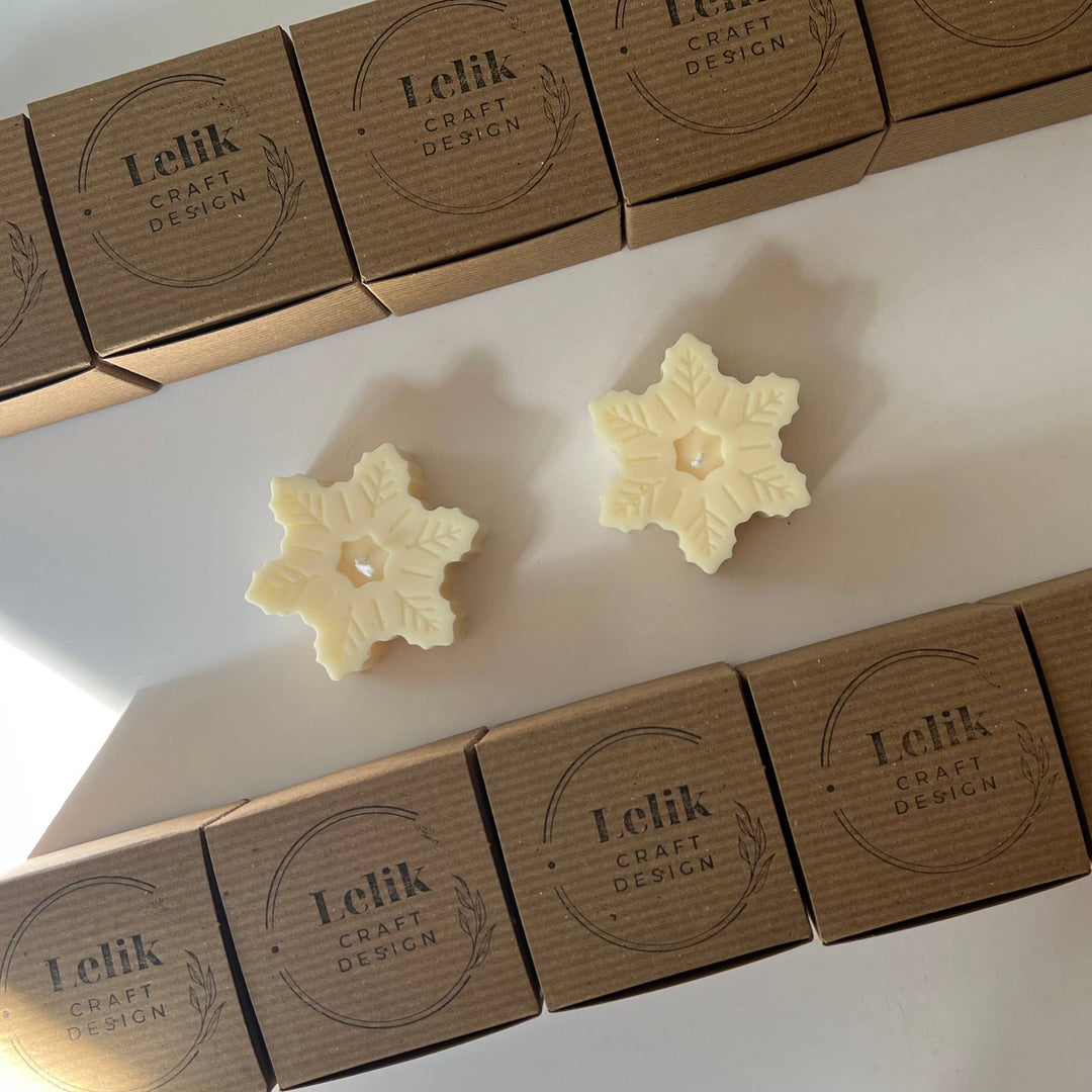 Snowflake Scented Candle - Ivory & Pine Scent