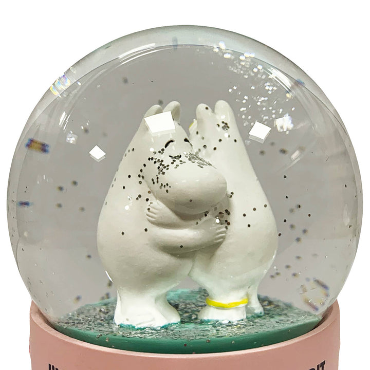 Glass Snow Globe Moomin Hug