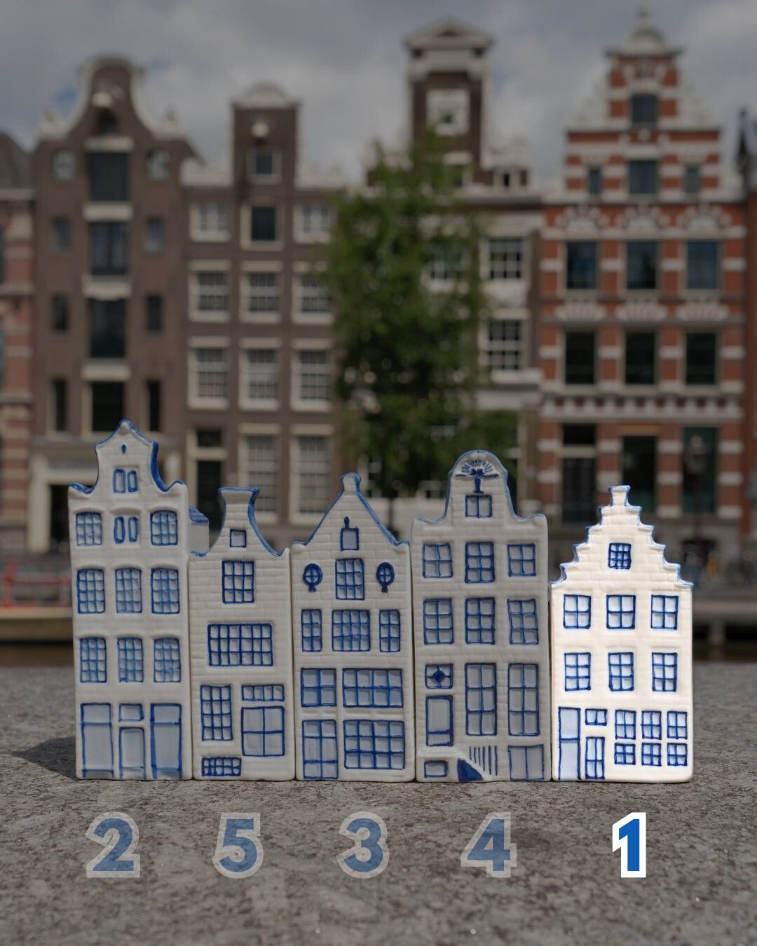 Delft Blue Canal House No. 1