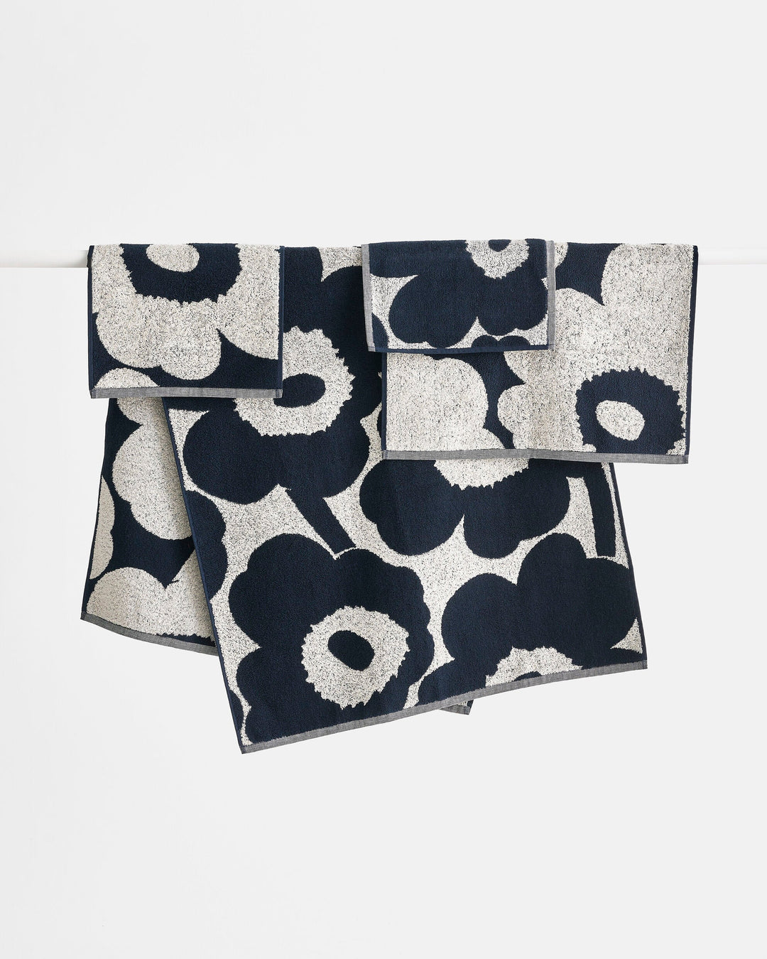 unikko hand towel navy/white