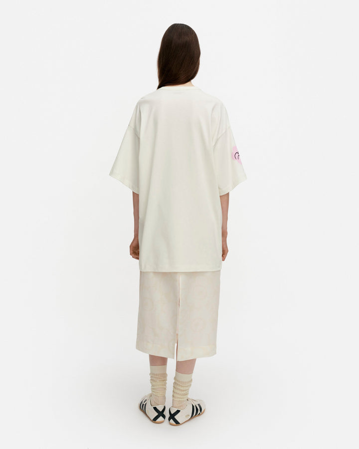 puhua kukasta kukkaan placement t-shirt