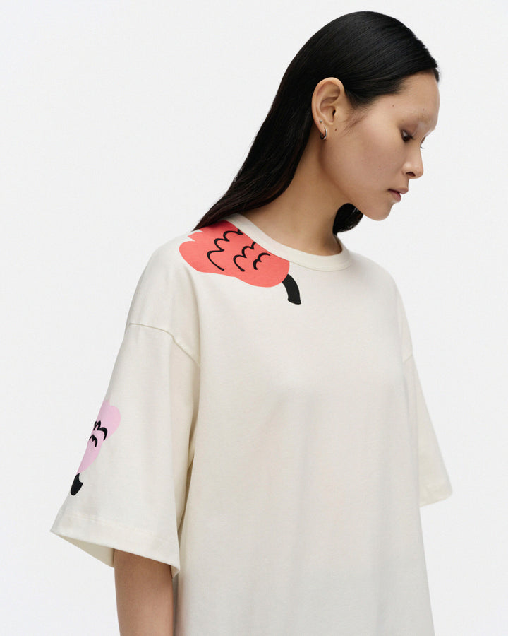 puhua kukasta kukkaan placement t-shirt