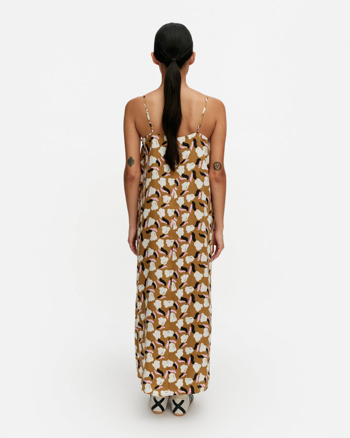 pyörähdys lemmitty dress