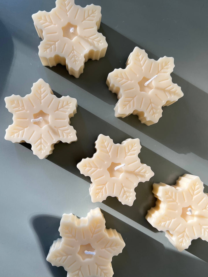 Snowflake Scented Candle - Ivory & Pine Scent